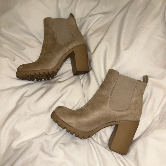 Soda Shoes - Soda Tan Heeled Ankle Boots